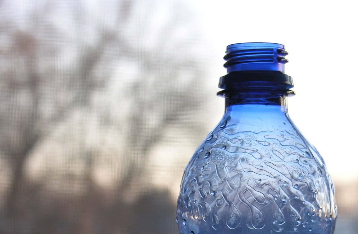 زجاجة المياه المعدنية (القارورة) البلاستيكة استخدام مرة واحدة